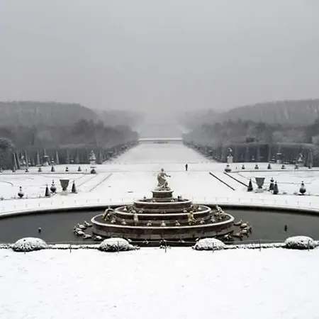 Le Petit Mansart Apartment