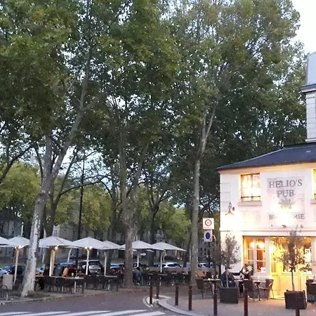 Le Petit Mansart Apartment