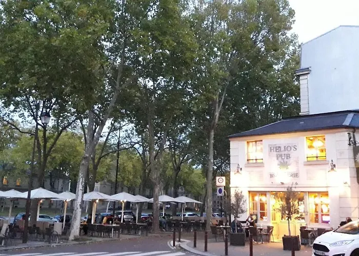 Le Petit Mansart Apartment